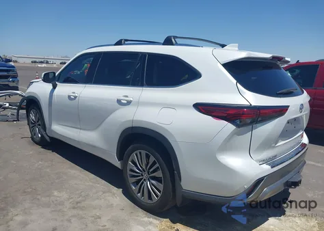 2022 Toyota Highlander Platinum z USA, uszkodzony, nr VIN 5TDFZRAH7NS103221